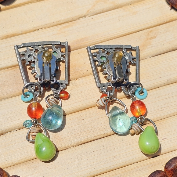Colorful vtg. Clip on earrings - Picture 3 of 3